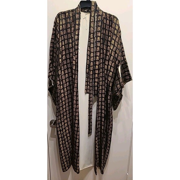 Elegant Black and Gold Men's Kimono - Picture 1 of 12